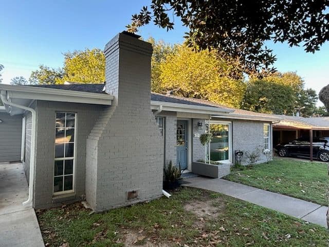 Sleek Gutter Installation in Weatherford image