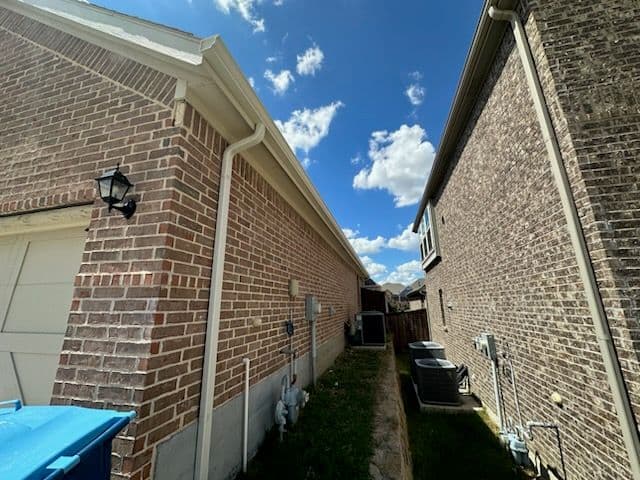 Gallery photos for Gutter Installation in Aledo TX: Image #2