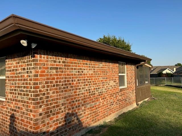 Gallery photos for Gutter Installation for a Cozy Home in North Richland Hills: Image #3