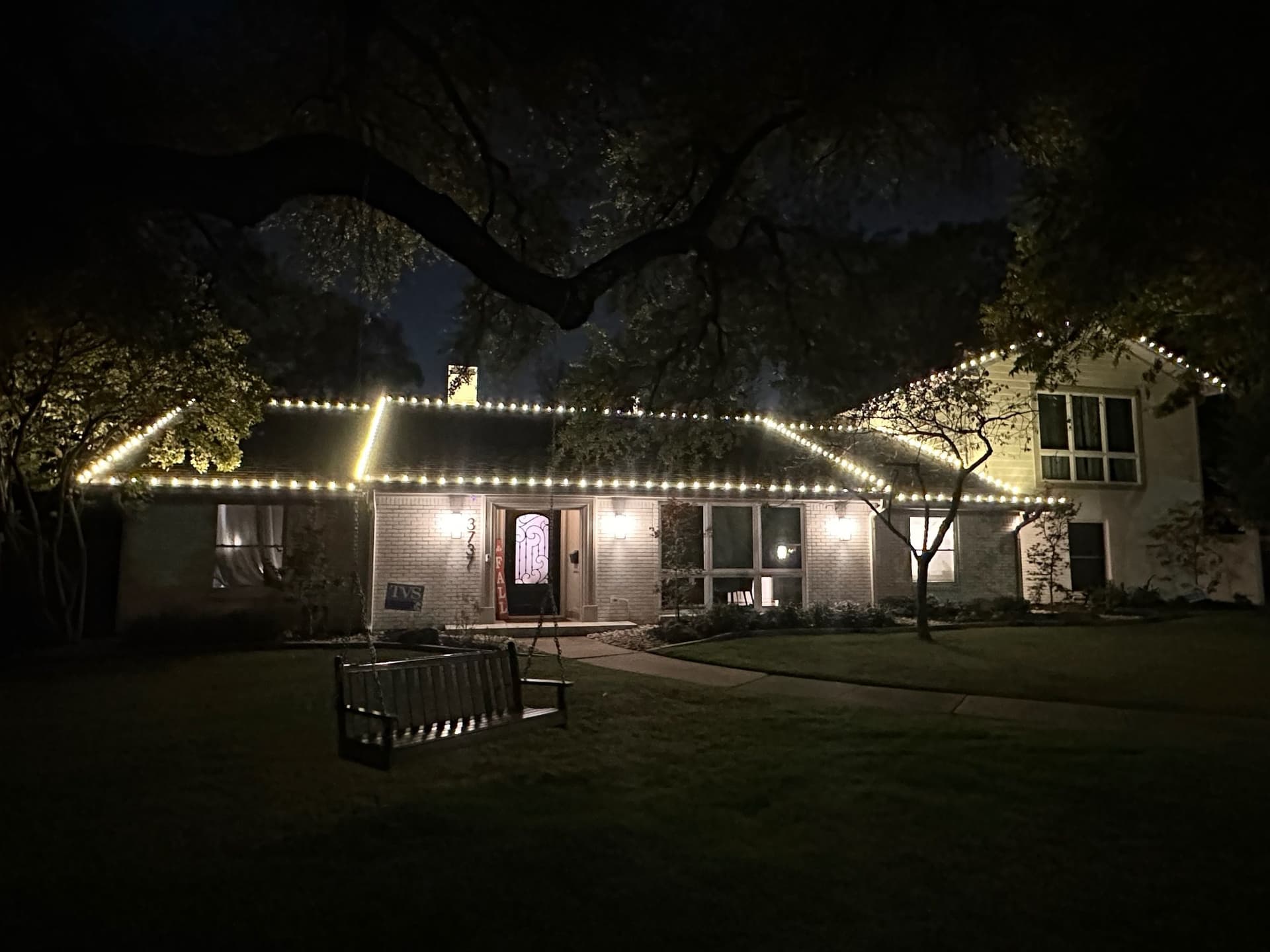 Christmas Light Installation Brings Holiday Cheer to Fort Worth image