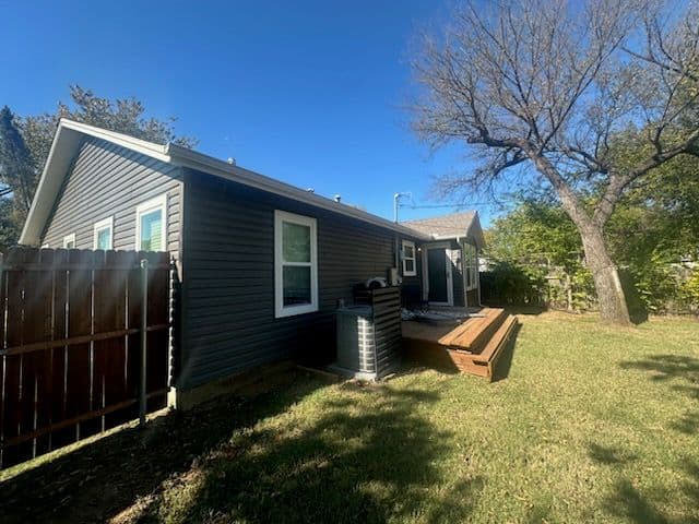 Gallery photos for Siding and Gutter Revamp in Arlington TX: Image #3